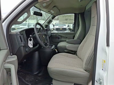 2025 Chevrolet Express Cutaway 3500 1WT