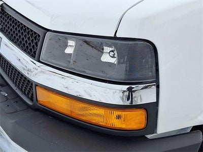 2025 Chevrolet Express Cutaway 3500 1WT