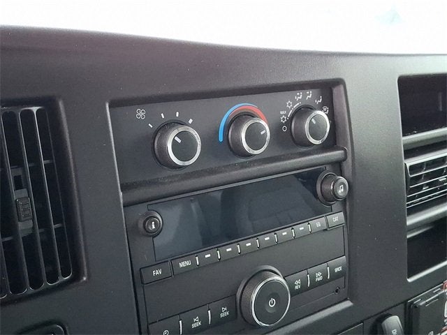 2025 Chevrolet Express Cutaway 3500 1WT