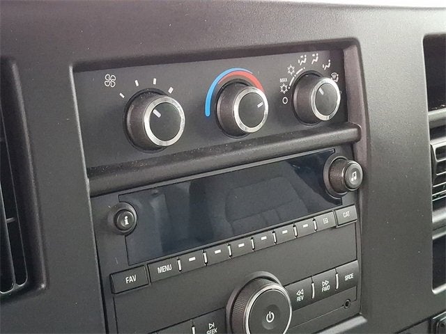 2025 Chevrolet Express Cutaway 3500 1WT