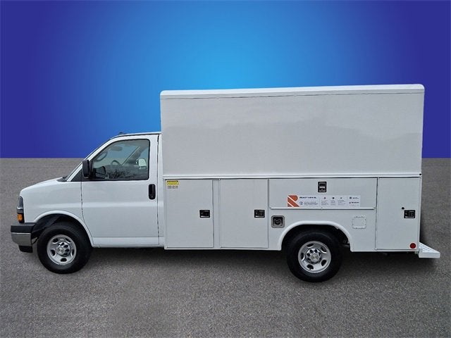 2025 Chevrolet Express Cutaway 3500 1WT