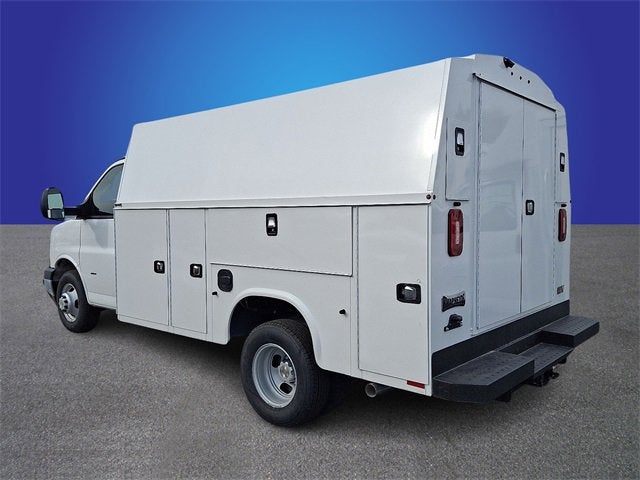 2025 Chevrolet Express Cutaway 3500 1WT