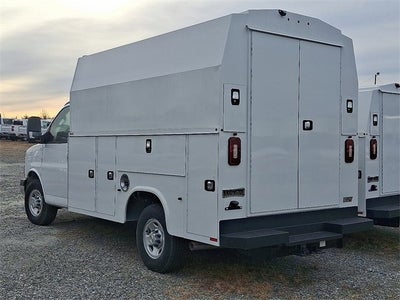 2024 Chevrolet Express Cutaway 3500 1WT