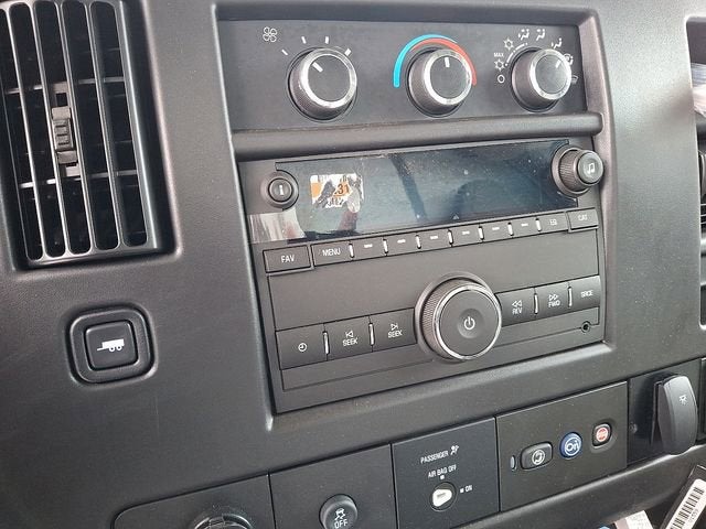 2025 Chevrolet Express Cutaway 3500 1WT