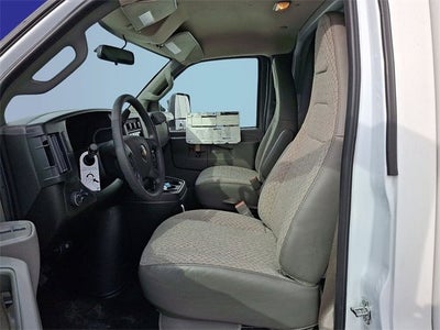 2025 Chevrolet Express Cutaway 3500 1WT