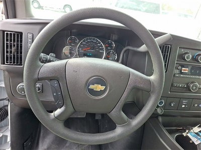 2025 Chevrolet Express Cutaway 3500 1WT