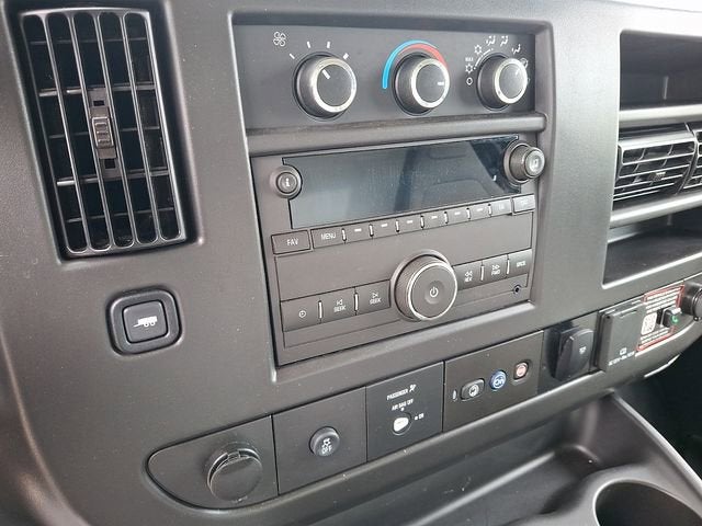 2026 Chevrolet Express Cutaway 3500 1WT