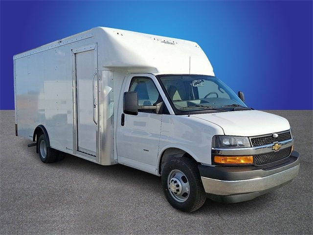 2025 Chevrolet Express Cutaway 3500 1WT