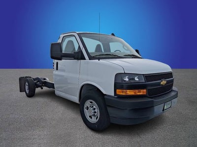 2025 Chevrolet Express Cutaway 3500 1WT