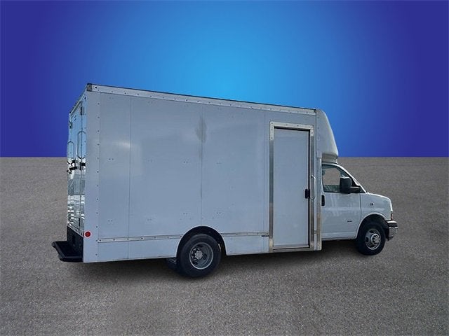 2023 Chevrolet Express Cutaway 3500 1WT