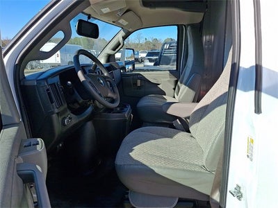2025 Chevrolet Express Cutaway 3500 1WT