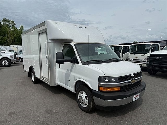 2022 Chevrolet Express Cutaway 3500 Base