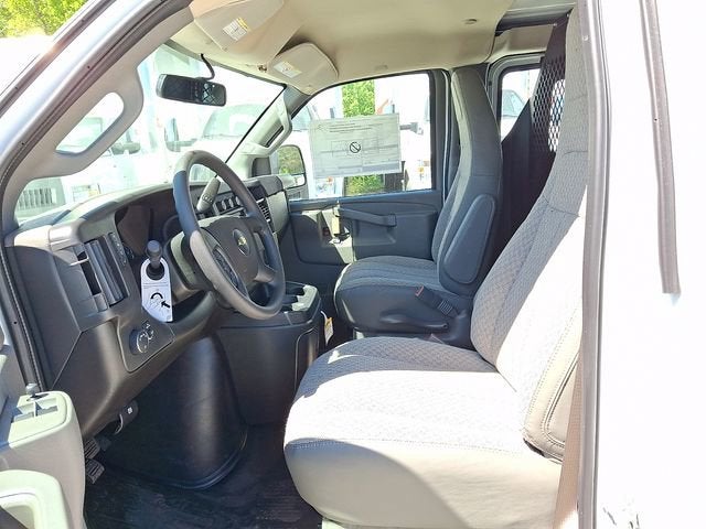 2026 Chevrolet Express Cargo Work Van - Photo 5