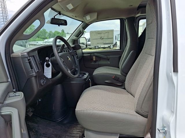 2026 Chevrolet Express Cargo 1WT