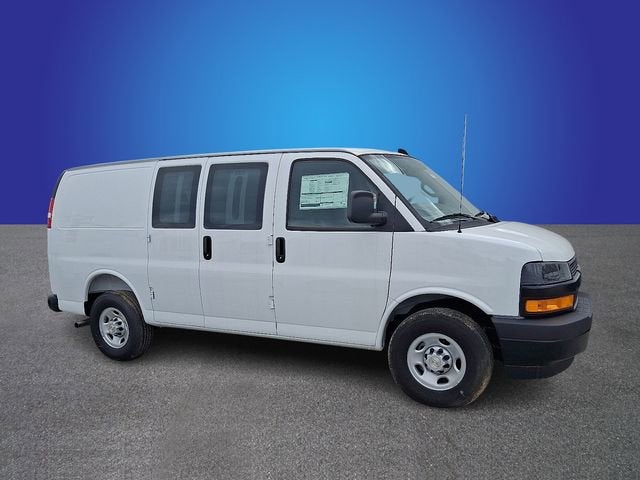 2025 Chevrolet Express Cargo WT