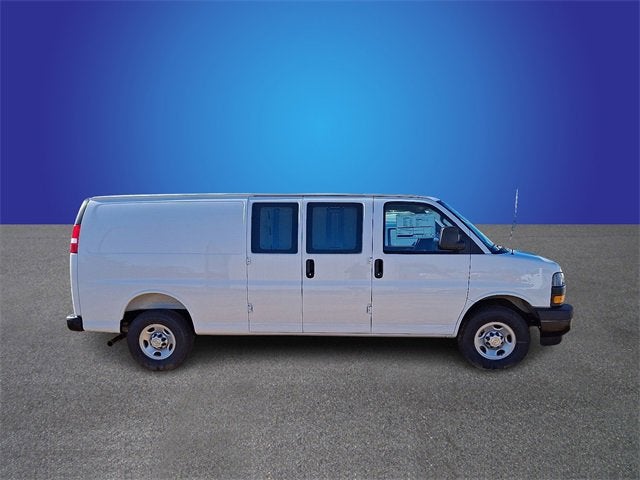 2025 Chevrolet Express Cargo 3500 WT