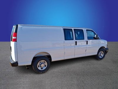 2025 Chevrolet Express Cargo 3500 WT