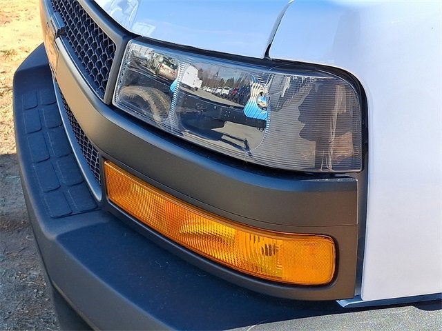 2025 Chevrolet Express Cargo 3500 WT