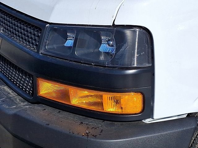 2025 Chevrolet Express Cargo 3500 WT