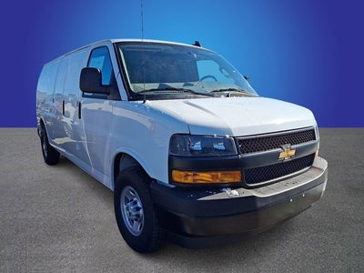 2025 Chevrolet Express Cargo 3500 WT