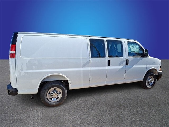 2025 Chevrolet Express Cargo 3500 WT