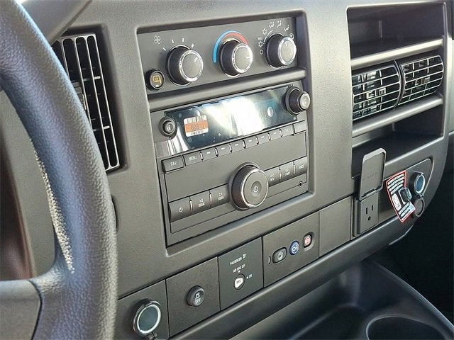 2025 Chevrolet Express Cargo 3500 WT