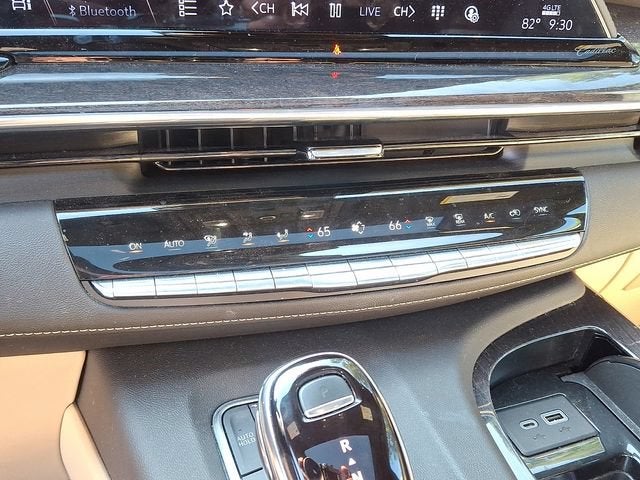 2022 Cadillac Escalade ESV Premium Luxury