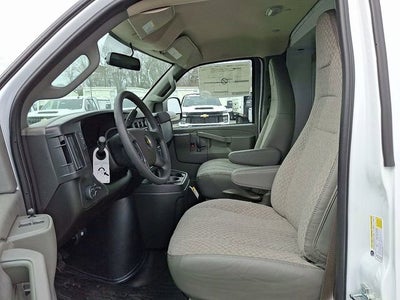 2025 Chevrolet Express Cutaway 3500 1WT