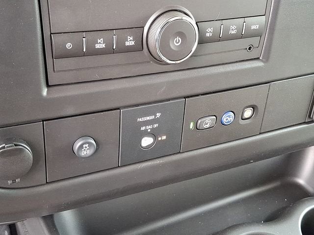 2025 Chevrolet Express Cutaway 3500 1WT