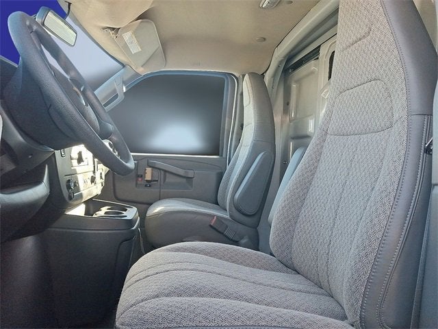 2024 Chevrolet Express Cutaway 3500 1WT