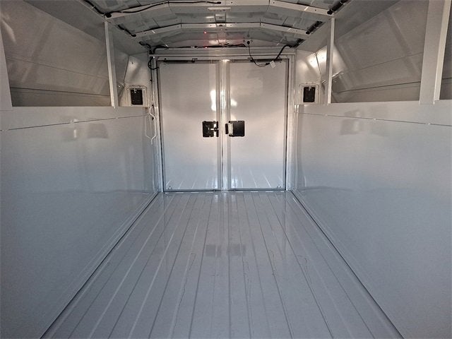 2024 Chevrolet Express Cutaway 3500 1WT