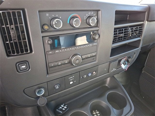 2025 Chevrolet Express Cutaway 3500 1WT