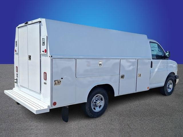 2026 Chevrolet Express Cutaway 3500 1WT
