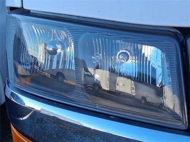 2024 Chevrolet Express Cutaway 3500 1WT