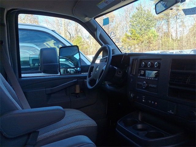 2024 Chevrolet Express Cutaway 3500 1WT