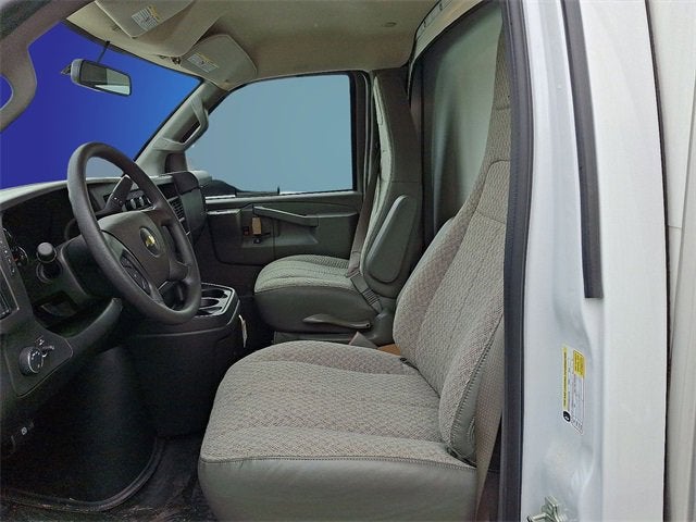 2024 Chevrolet Express Cutaway 3500 1WT