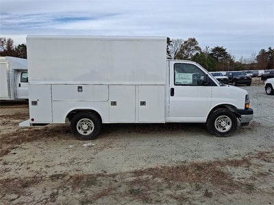 2025 Chevrolet Express Cutaway 3500 1WT