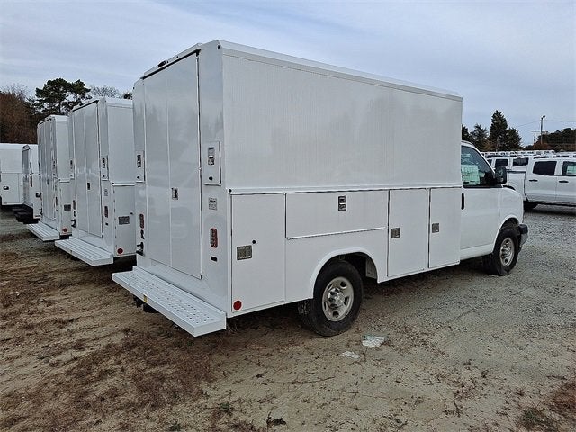 2025 Chevrolet Express Cutaway 3500 1WT