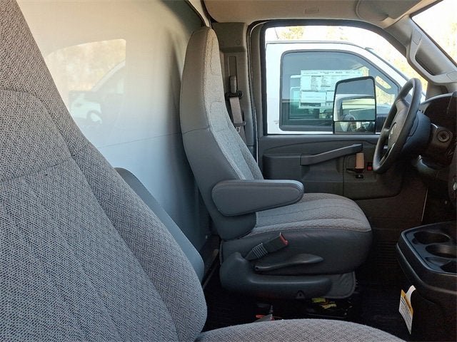 2024 Chevrolet Express Cutaway 3500 1WT