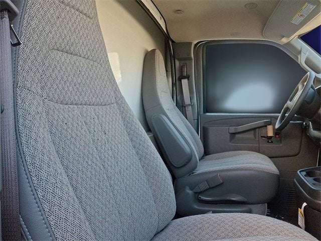 2024 Chevrolet Express Cutaway 3500 1WT