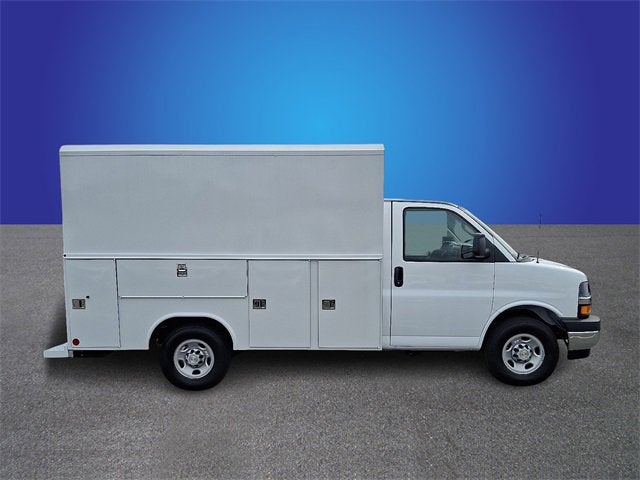 2025 Chevrolet Express Cutaway 3500 1WT