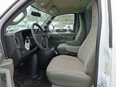 2025 Chevrolet Express Cutaway 3500 1WT