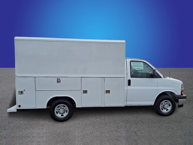 2025 Chevrolet Express Cutaway 3500 1WT