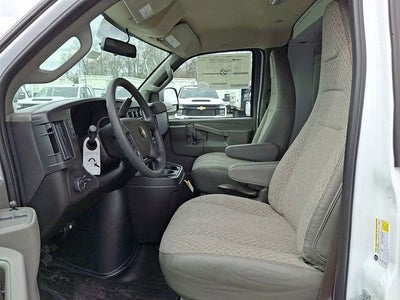 2025 Chevrolet Express Cutaway 3500 1WT
