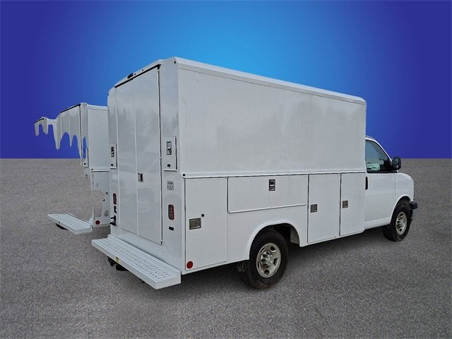 2025 Chevrolet Express Cutaway 3500 1WT