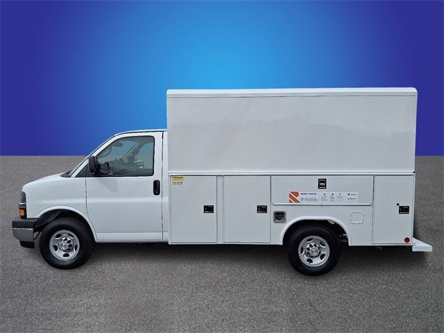 2026 Chevrolet Express Cutaway 3500 1WT