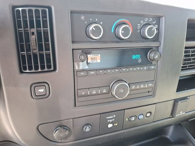 2025 Chevrolet Express Cutaway 3500 1WT