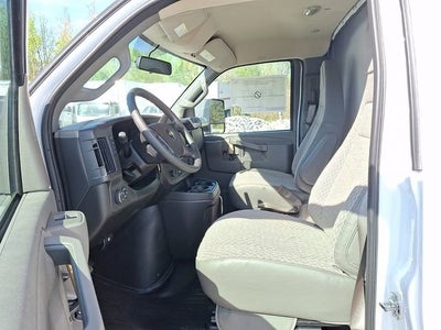 2025 Chevrolet Express Cutaway 3500 1WT