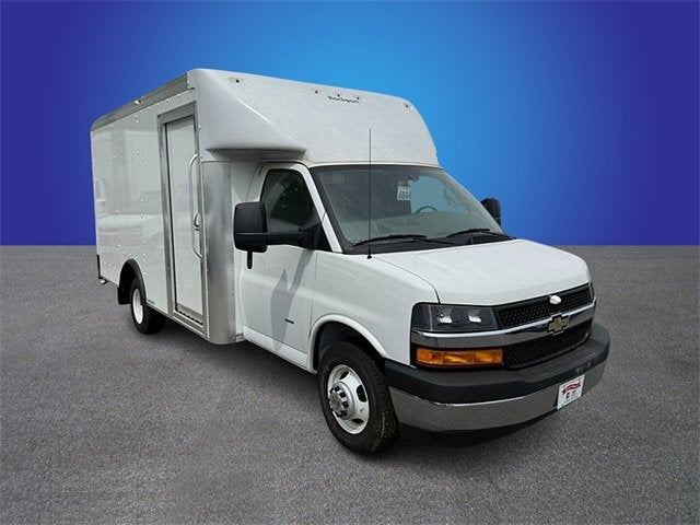 2022 Chevrolet Express Cutaway 3500 Base