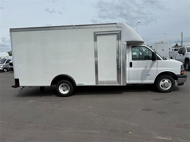 2022 Chevrolet Express Cutaway 3500 Base